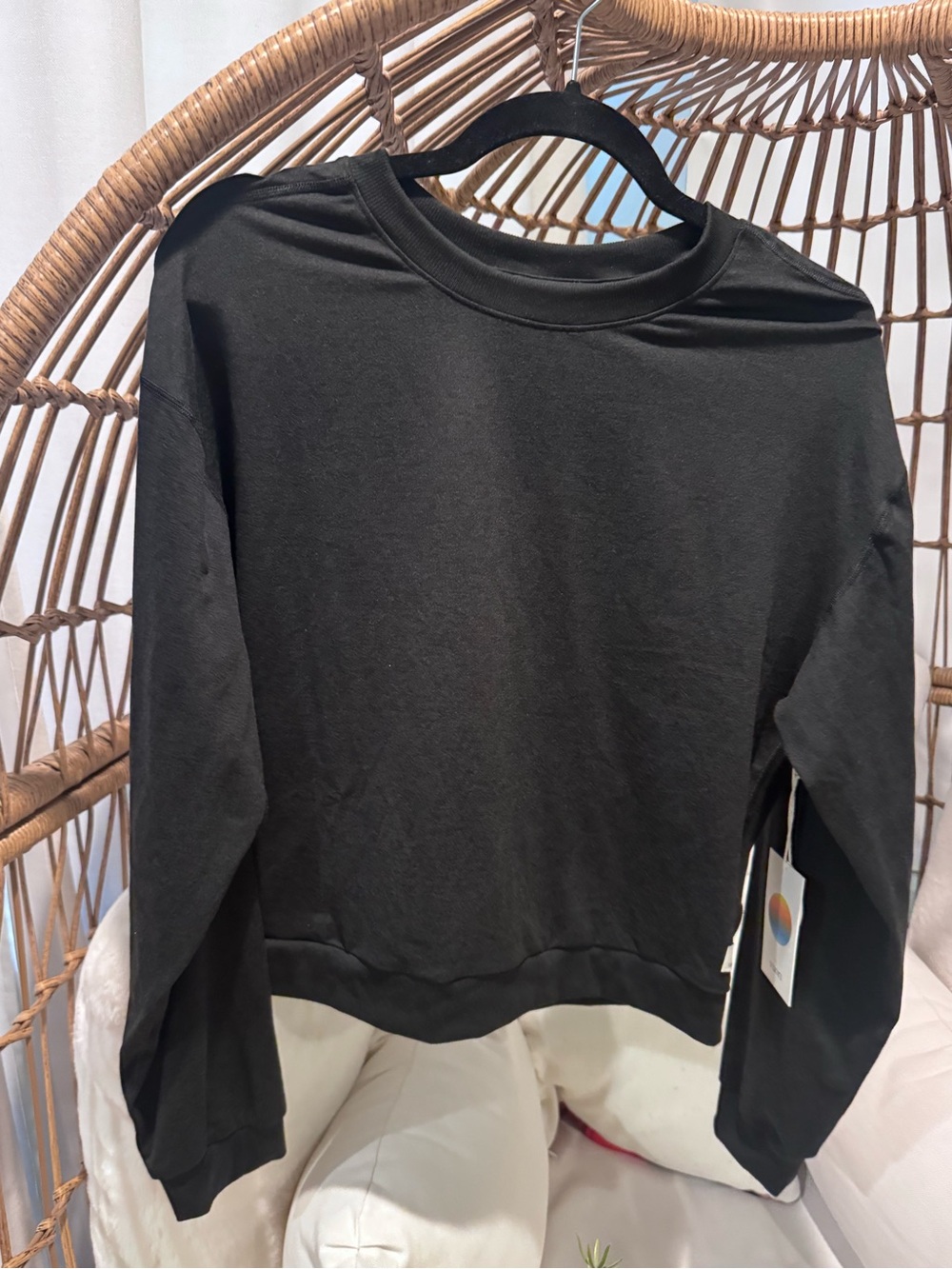 Vuori Black Heather Halo Modern Crew